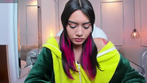 Azura online show from March 2025 07:25:01 PM