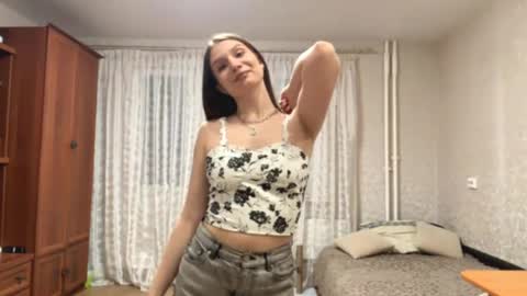 Snapshot of azziesmeathers chatting on April 2026 05:10:02 PM Stefania online show from April 2026 05:10:02 PM