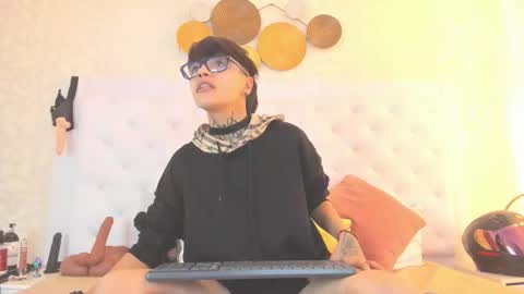 Anny online show from October 2025 03:53:02 AM