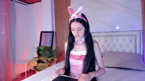 Snapshot of b_waynne chatting on April 2026 11:55:01 AM BARBIE online show from April 2026 11:55:01 AM