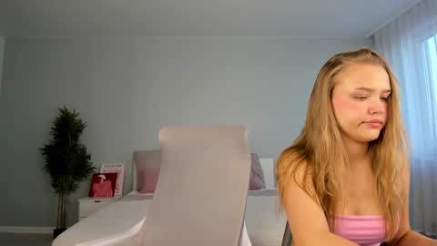 Monica online show from October 2025 12:57:01 AM