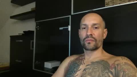 Snapshot of babakeror chatting on October 2025 11:47:01 PM BKR online show from October 2025 11:47:01 PM