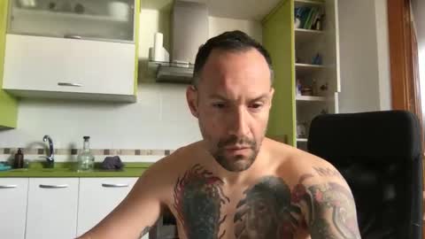 Snapshot of babakeror chatting on April 2026 08:18:01 AM BKR online show from April 2026 08:18:01 AM