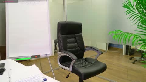 Olivia and Lexi online show from February 2025 08:31:02 AM