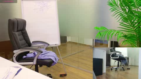 Olivia and Lexi online show from February 2025 08:22:02 AM