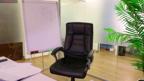 Olivia and Lexi online show from March 2025 08:19:02 AM