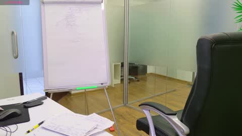 Olivia and Lexi online show from March 2025 08:30:01 AM