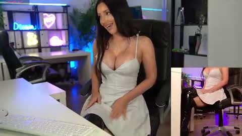 Snapshot of babesgowild chatting on July 2026 05:12:02 AM Olivia and Lexi online show from July 2026 05:12:02 AM
