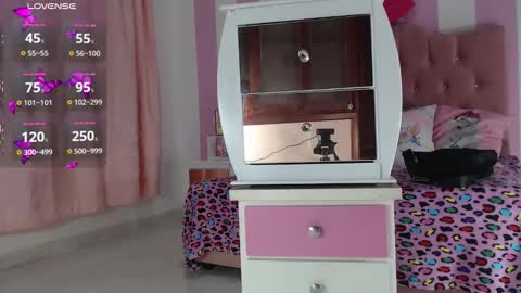 zaleya online show from November 2025 01:04:02 AM