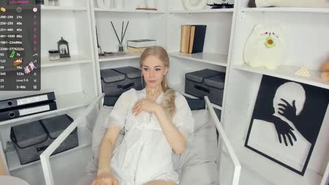 Snapshot of baby_is_ready chatting on February 2025 06:11:02 AM Emily online show from February 2025 06:11:02 AM