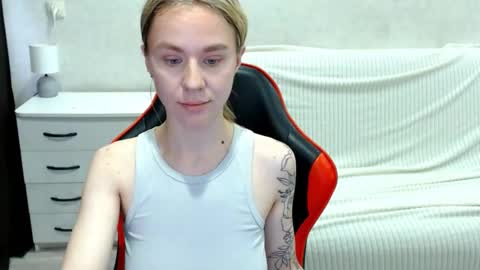baby_kitte online show from October 2025 05:13:01 AM