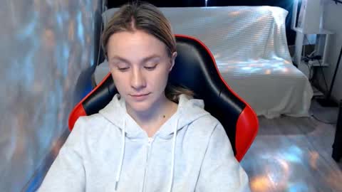 baby_kitte online show from March 2026 05:44:01 AM