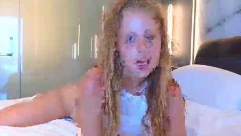 Snapshot of baby_leen chatting on December 2024 08:56:01 AM Sharleen online show from December 2024 08:56:01 AM