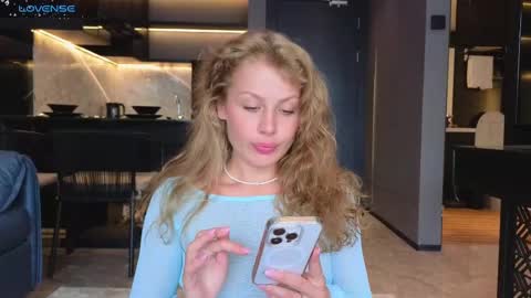 Snapshot of baby_leen chatting on February 2025 07:59:02 AM Sharleen online show from February 2025 07:59:02 AM