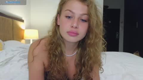 Snapshot of baby_leen chatting on March 2025 03:07:01 PM Sharleen online show from March 2025 03:07:01 PM