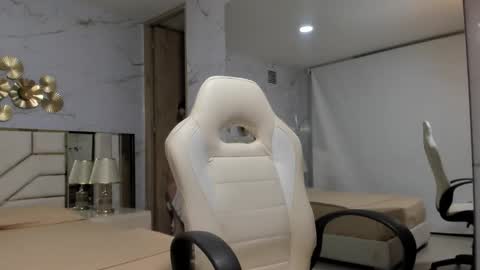 ANGEL online show from September 2025 11:31:02 PM