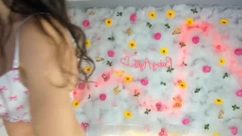 Aylin  online show from January 2025 10:31:02 AM