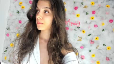 Aylin  online show from February 2025 07:42:02 AM