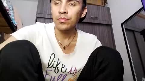 Snapshot of babydarkpink chatting on October 2025 09:42:01 PM Dani online show from October 2025 09:42:01 PM