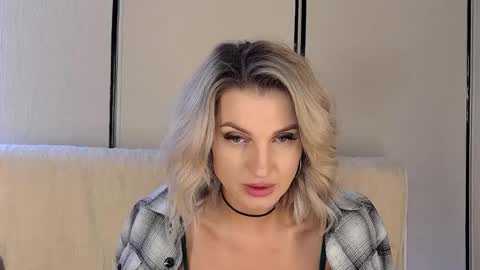 Kate online show from November 2025 05:02:02 PM