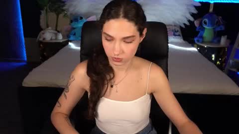 Sasha online show from October 2025 07:03:01 PM