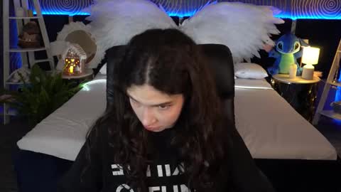 Sasha online show from November 2025 08:00:01 PM