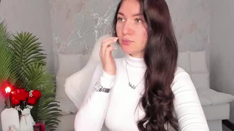 Sophia online show from November 2025 06:14:01 AM