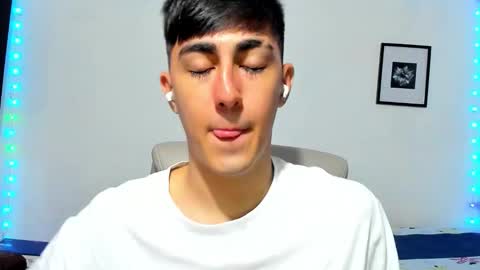 Snapshot of babymaik chatting on November 2025 10:04:01 AM babymaik online show from November 2025 10:04:01 AM