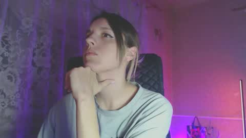 Sonya online show from November 2025 07:06:01 PM