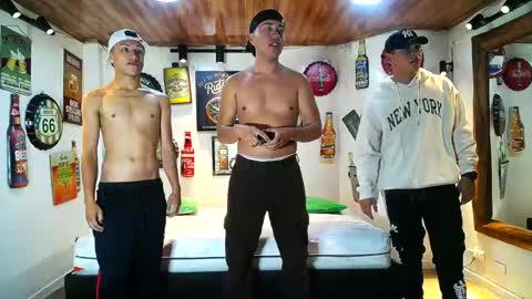 Snapshot of backyardigans chatting on March 2025 01:01:02 AM backyardigans online show from March 2025 01:01:02 AM