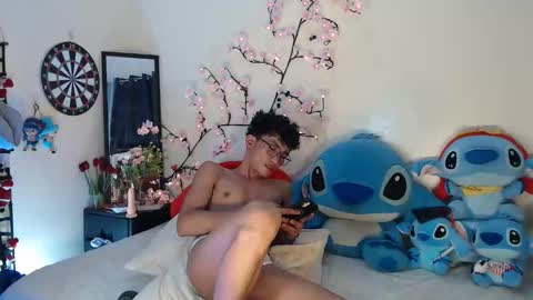 Snapshot of bad_boy_in_bed chatting on April 2026 04:45:01 PM jay online show from April 2026 04:45:01 PM