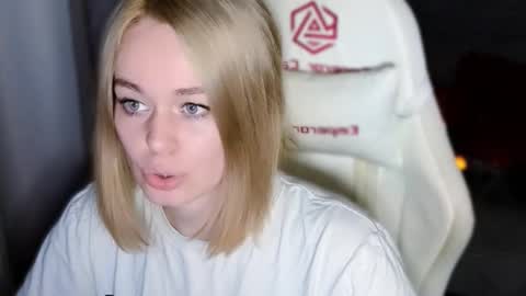 Lin online show from October 2025 01:22:01 AM