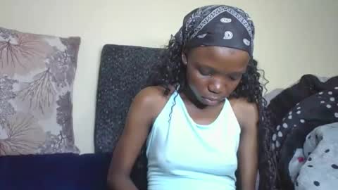 baddie_floxxy online show from April 2026 07:03:02 AM