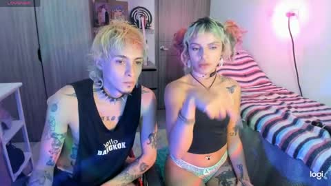 Snapshot of badeyes_crazylilgoat chatting on April 2026 11:27:02 PM Dan Lila online show from April 2026 11:27:02 PM
