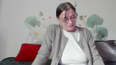 Snapshot of badgg chatting on October 2025 09:07:02 AM Gina online show from October 2025 09:07:02 AM