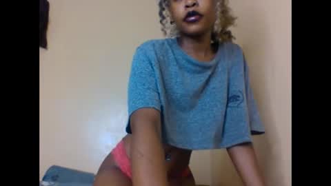 Snapshot of badgurllily chatting on October 2025 02:56:01 AM Lily. online show from October 2025 02:56:01 AM