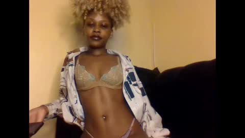 Snapshot of badgurllily chatting on December 2025 04:28:02 AM Lily. online show from December 2025 04:28:02 AM