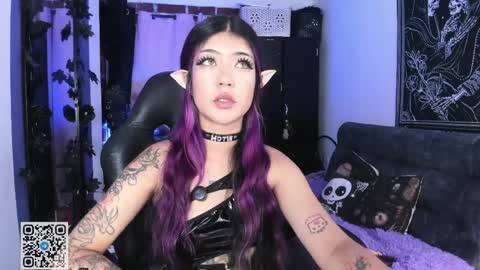 Snapshot of badkatyuska chatting on April 2026 08:42:01 PM Please help me to reach 100 thumbs up online show from April 2026 08:42:01 PM