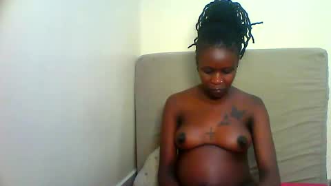 Snapshot of bads_girles chatting on March 2026 06:00:01 PM bads_girles online show from March 2026 06:00:01 PM