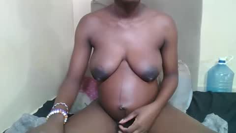 Snapshot of bads_girles chatting on April 2026 02:04:02 PM bads_girles online show from April 2026 02:04:02 PM