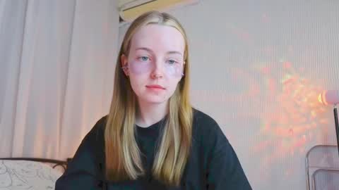 Snapshot of bae_cake_ chatting on April 2026 11:42:01 PM Alice online show from April 2026 11:42:01 PM