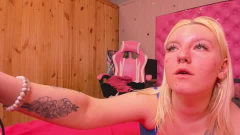 holly online show from March 2025 10:21:01 PM