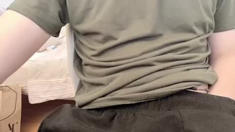 Snapshot of balouingle2 chatting on April 2026 04:01:01 PM comobolo online show from April 2026 04:01:01 PM