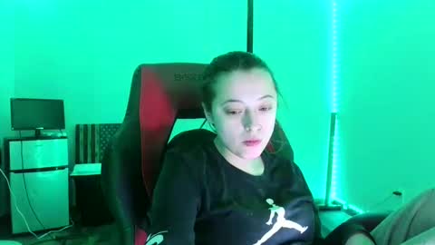 Snapshot of bambiboo8113 chatting on February 2025 05:51:02 AM bambiboo8113 online show from February 2025 05:51:02 AM