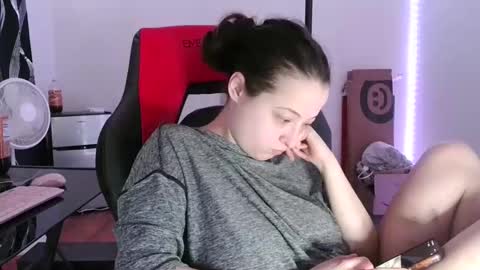 Snapshot of bambiboo8113 chatting on February 2025 04:53:01 PM bambiboo8113 online show from February 2025 04:53:01 PM