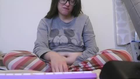 Snapshot of bambiboo8113 chatting on October 2025 09:27:01 PM bambiboo8113 online show from October 2025 09:27:01 PM