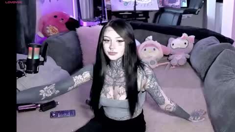 Snapshot of bambitatted chatting on April 2026 06:53:02 PM bambitatted online show from April 2026 06:53:02 PM