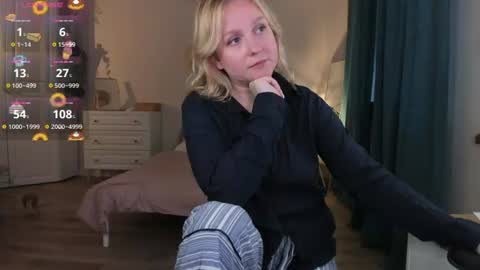 Snapshot of bananarum chatting on July 2026 05:26:02 PM Allie online show from July 2026 05:26:02 PM