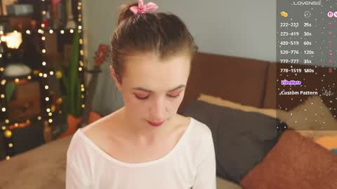 Snapshot of bananya_kitty chatting on April 2026 12:39:01 PM Ellen and online show from April 2026 12:39:01 PM