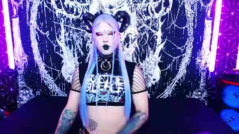 Snapshot of baphomegirl chatting on May 2026 02:27:02 AM caroline online show from May 2026 02:27:02 AM